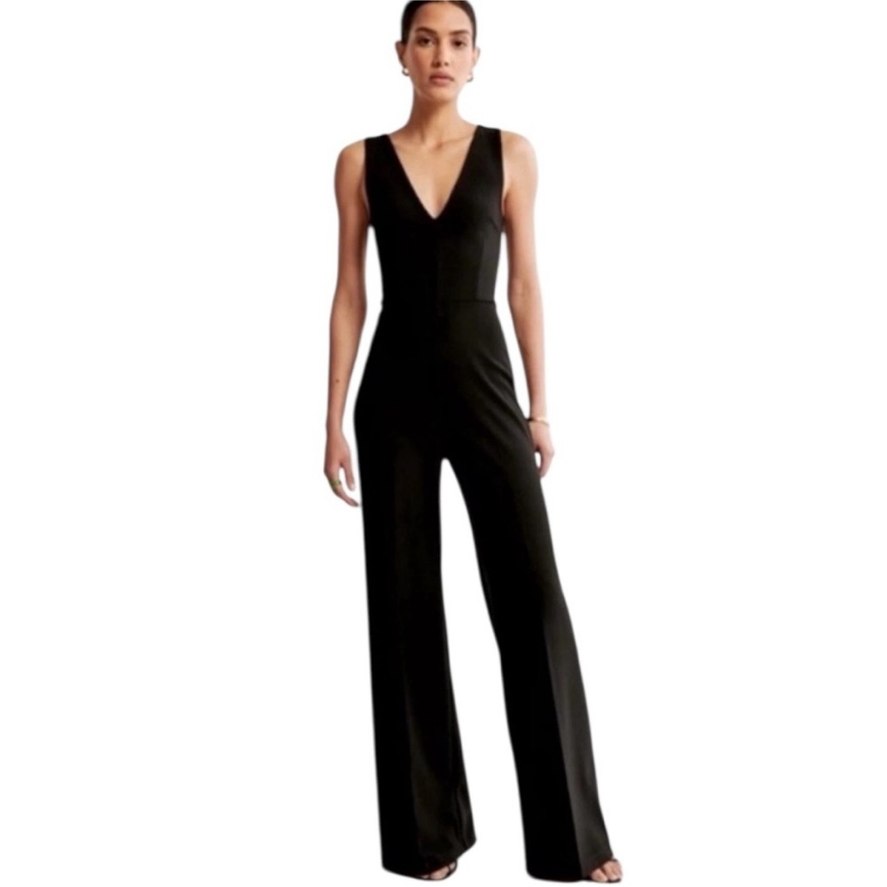 NWT Abercrombie Crepe Jumpsuit Petite Small